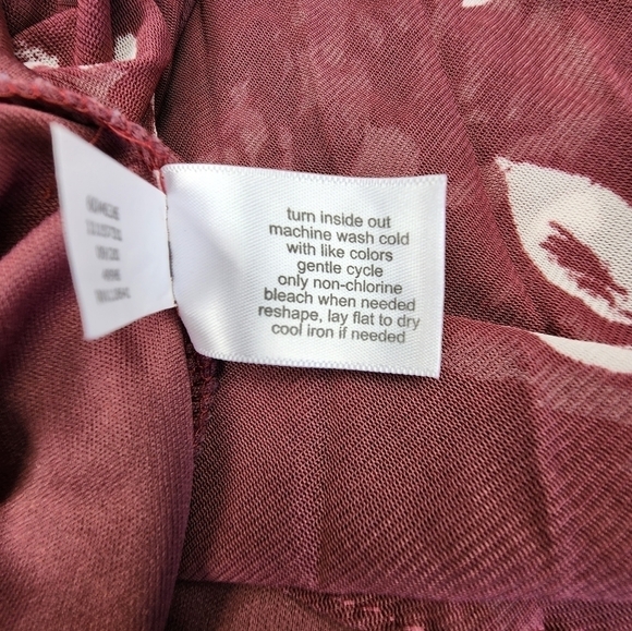 Lane Bryant Burgundy And White Floral Pleated Sleeveless Midi Dress Size 26/28 - Picture 9 of 10